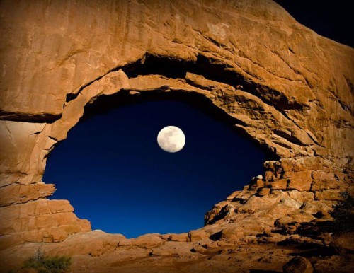 the-moon-through-north-window-arches-national-park-utah-united-states.jpg
